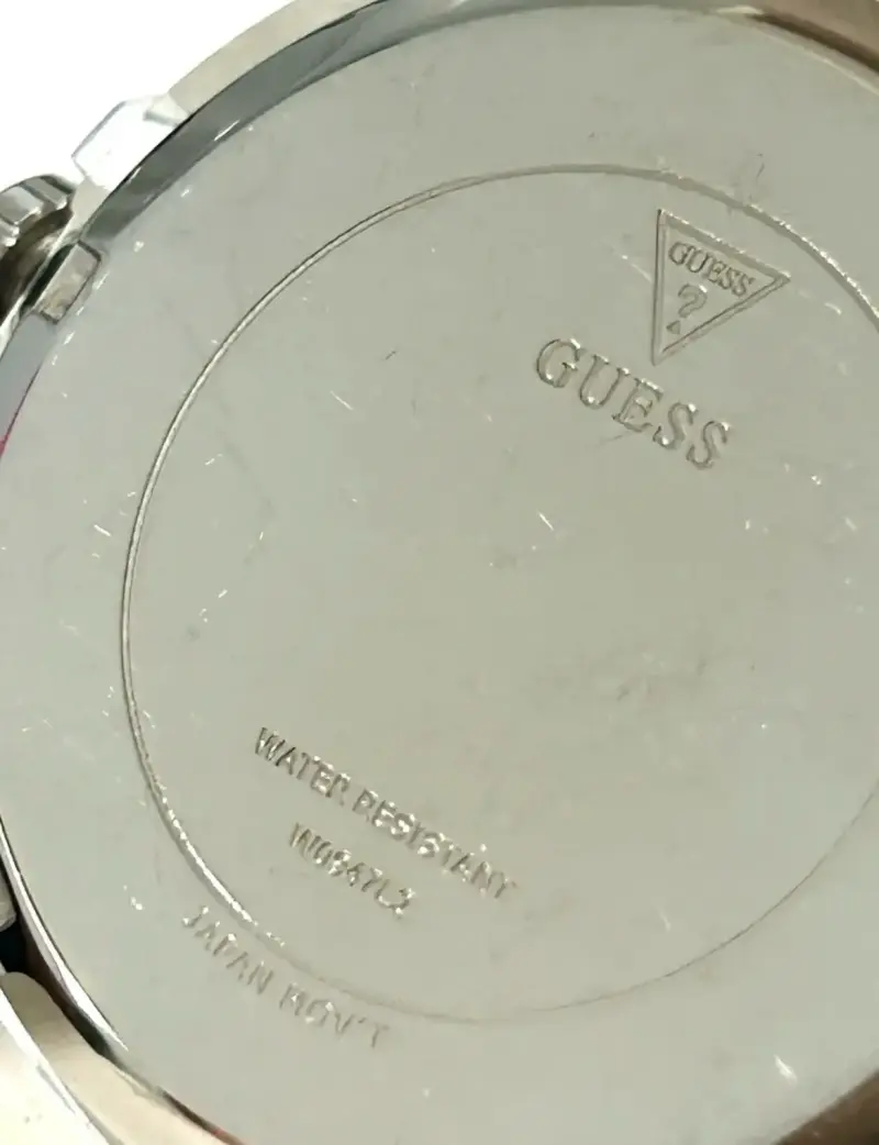 Reloj Guess blanco con detalles brillantes - 5