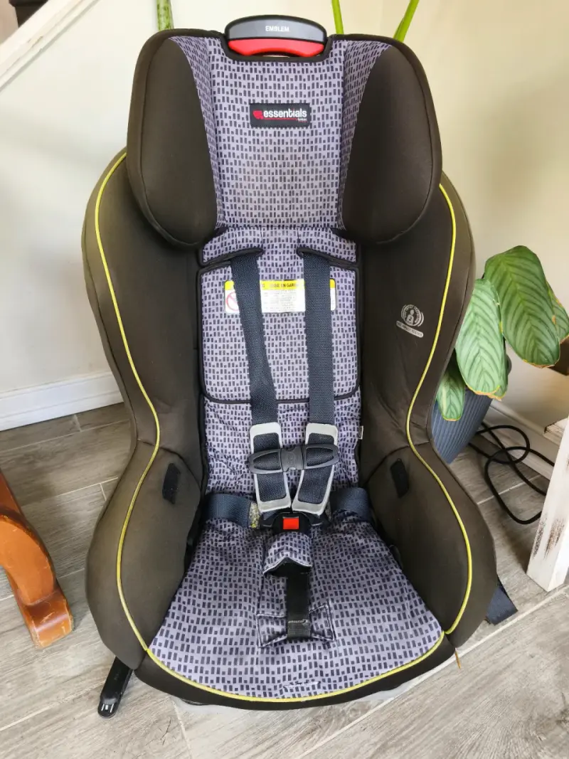 Silla de auto para bebé Essentials Emblem - 3