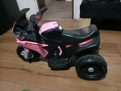 Moto eléctrica infantil R3 rosa y negra - miniatura 1