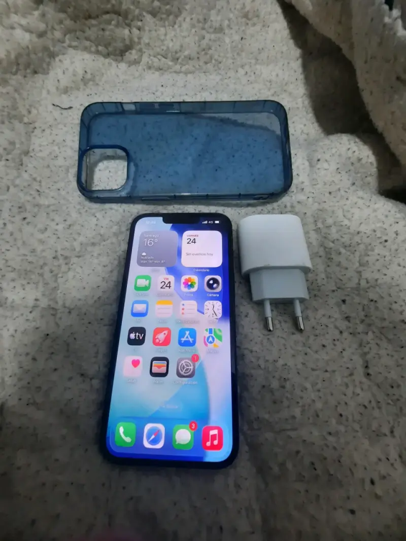 iPhone con funda y cargador en buen estado - 1