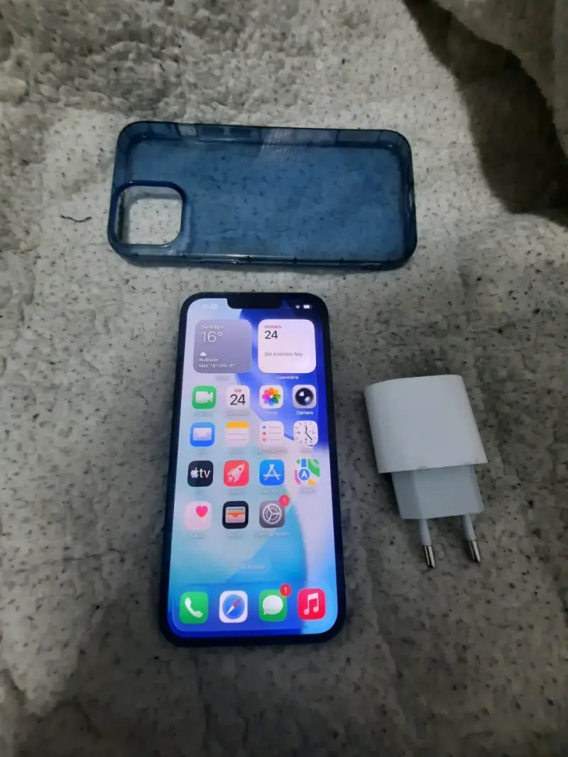 iPhone con funda y cargador en buen estado - 5