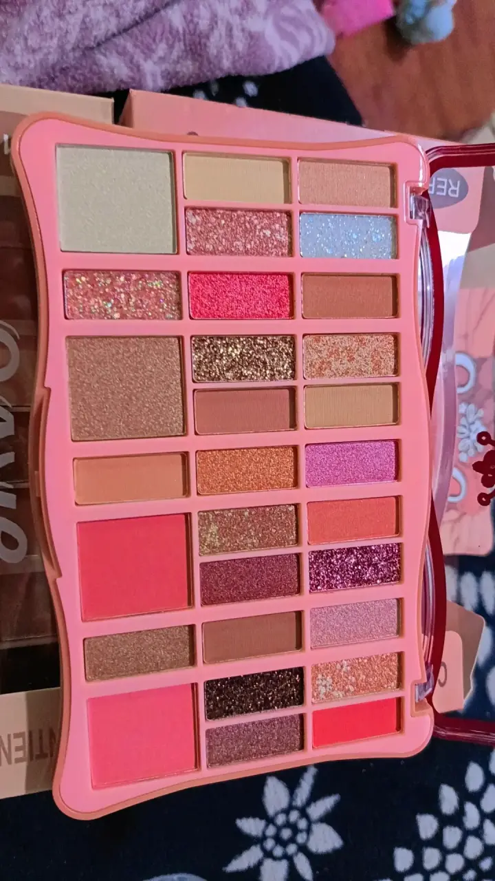 Paleta de Sombra Lucky Lily Save The Date y mucho+ - 6