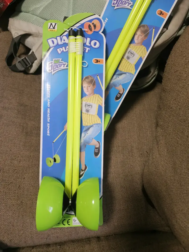 Diábolo Planet para niños color verde