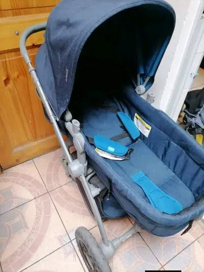 Coche cuna de bebé y silla de auto - miniatura 1