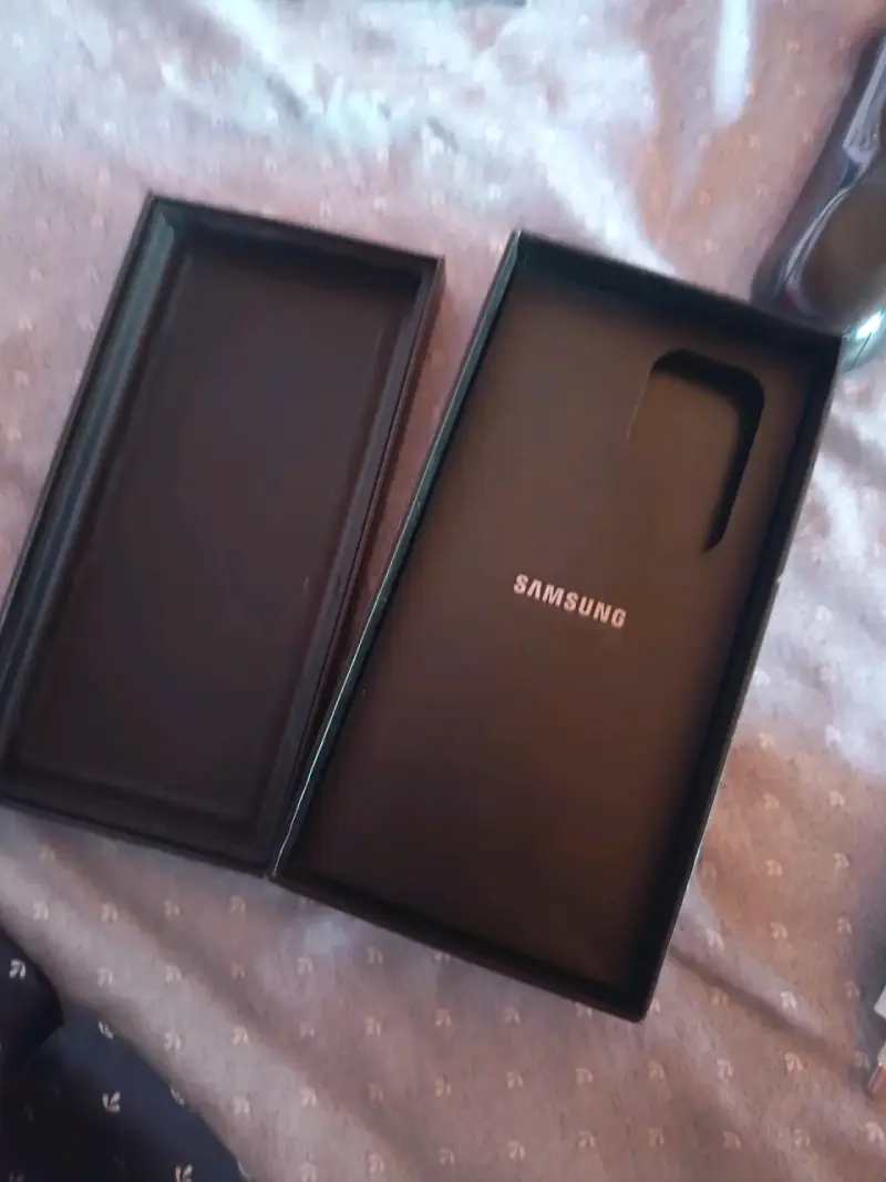 Samsung s23 Ultra con pantalla dañada - 4