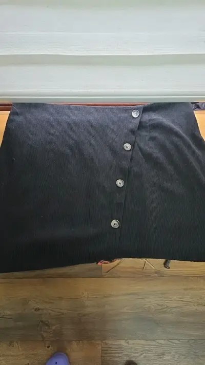 Falda negra Shein Curve 2XL con botones - miniatura 2