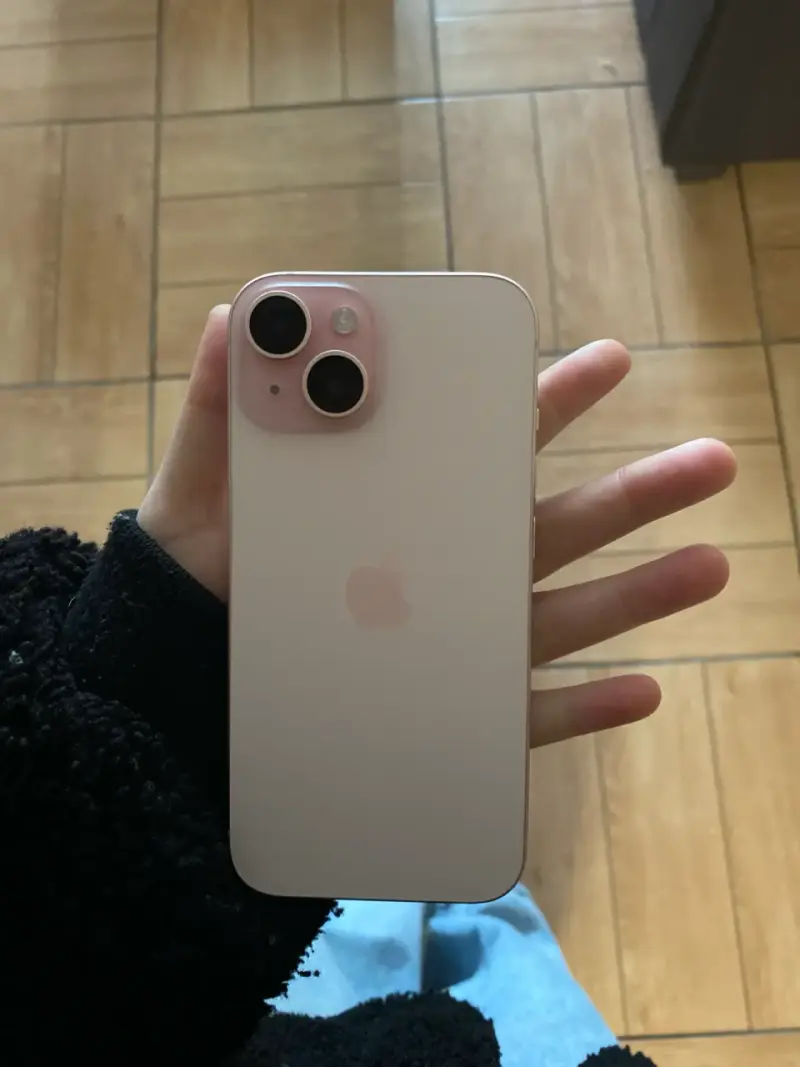Iphone 15 - 2