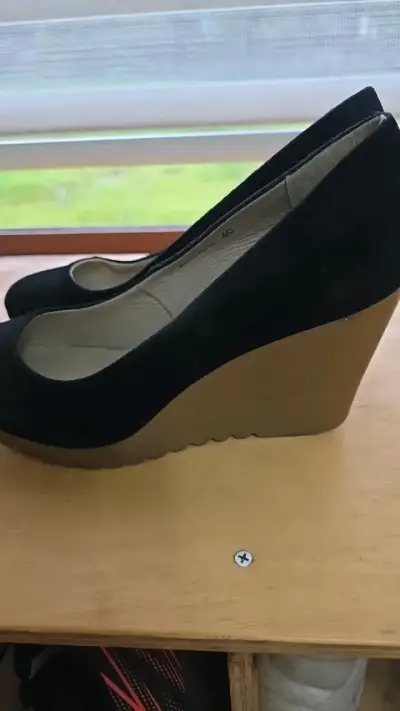 Zapatos de cuña negros Basement Woman - miniatura 2