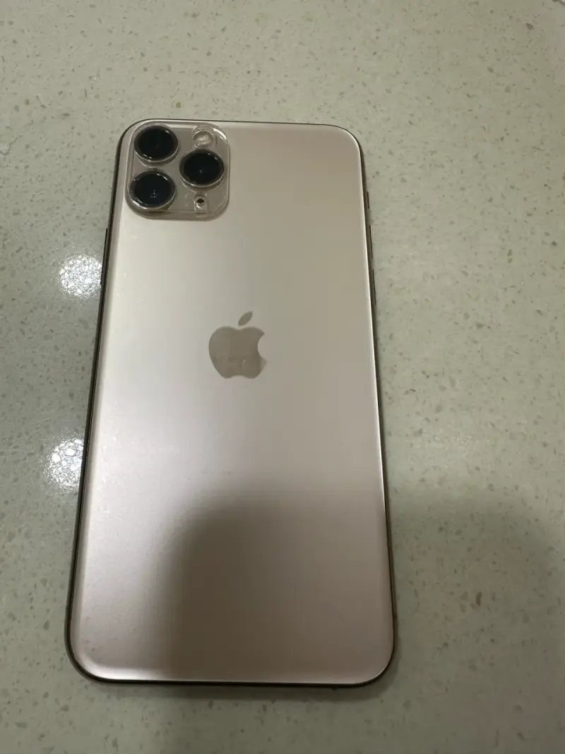 iPhone 11 Pro en buen estado - 1
