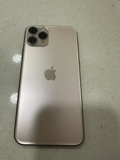 iPhone 11 Pro  en buen estado - miniatura 1