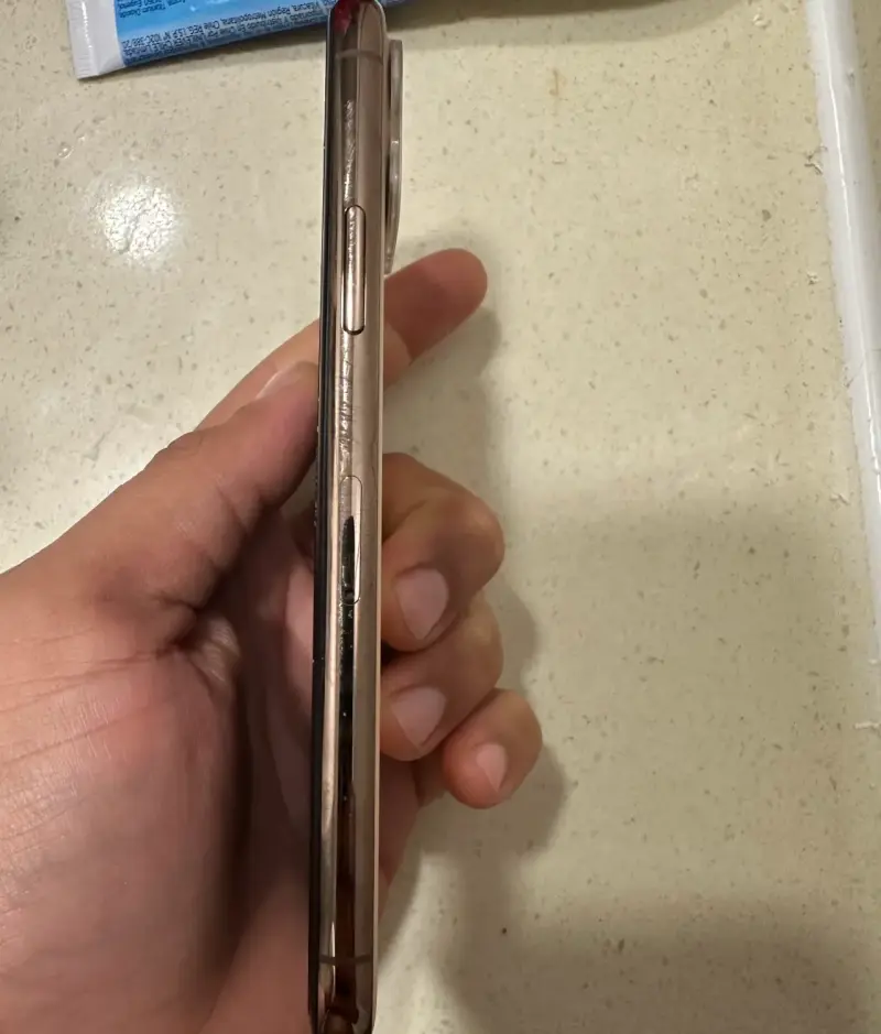 iPhone 11 Pro en buen estado - 2