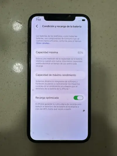 iPhone 11 Pro  en buen estado - miniatura 3
