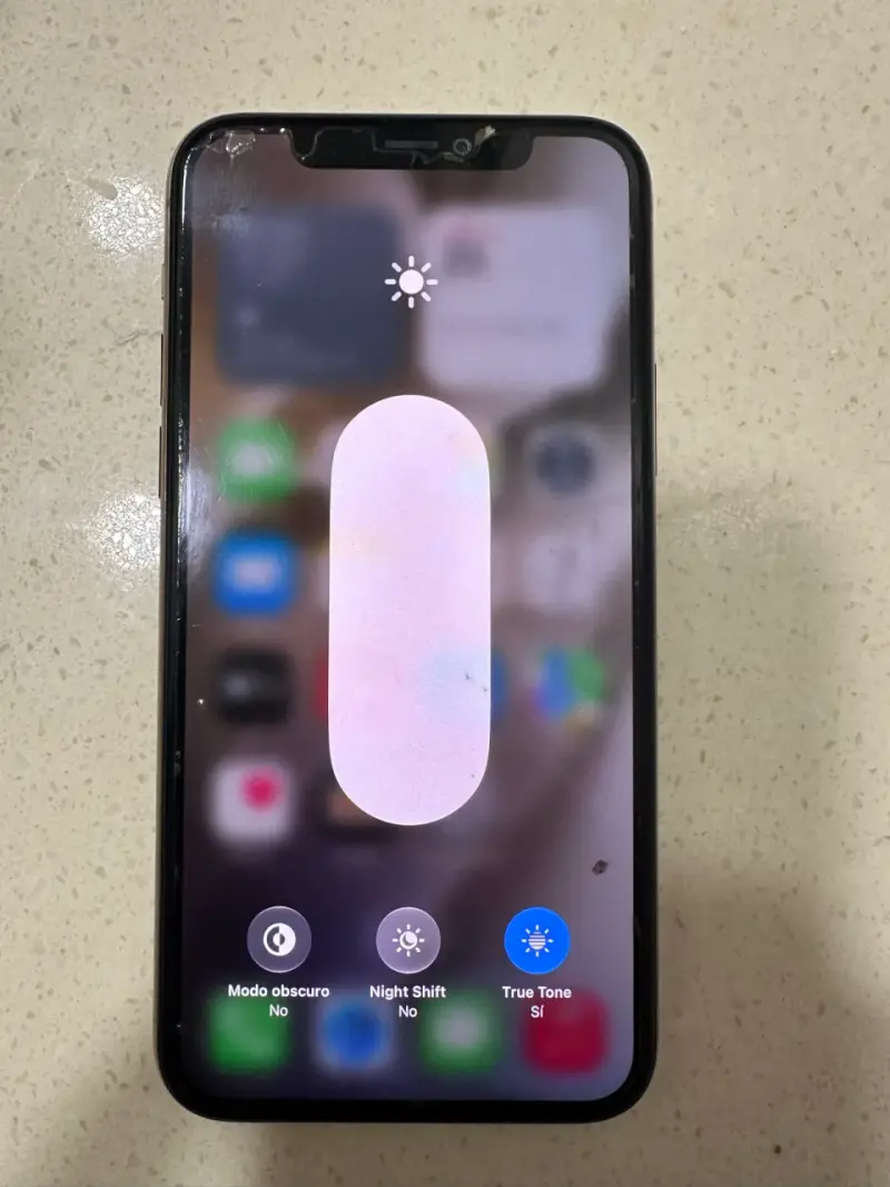 iPhone 11 Pro en buen estado - 4