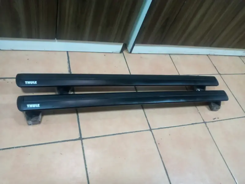 Barras portaequipaje Thule para auto - 5