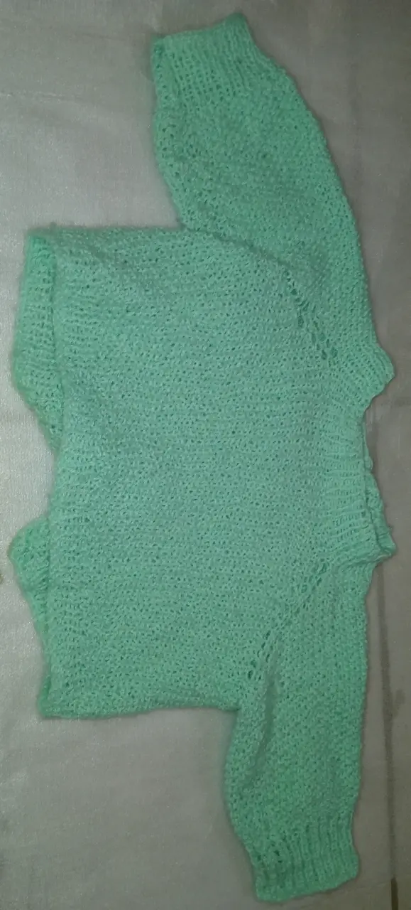 Suéter tejido verde para bebé - 1
