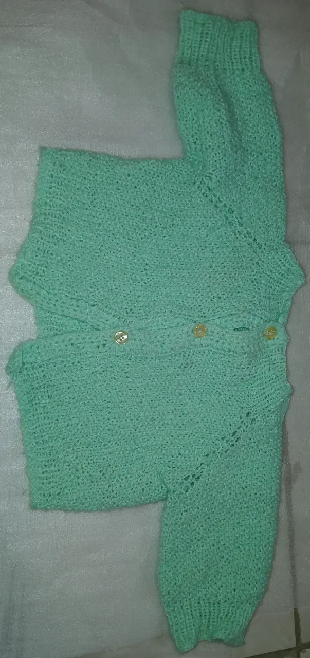 Suéter tejido verde para bebé - 3