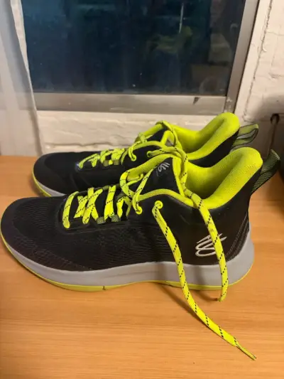 Zapatillas Basquetball deportivas Curry negras - miniatura 4