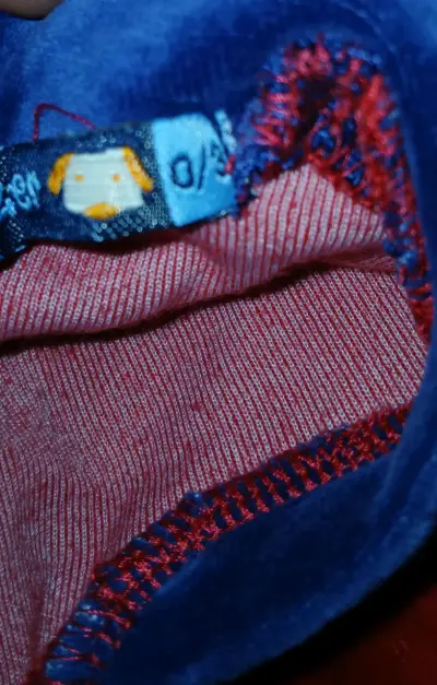 Conjunto de pijamas para niños de polar azul y rojo - miniatura 5