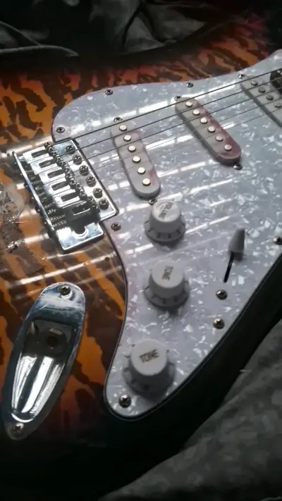 Guitarra electrica Palmer - miniatura 3