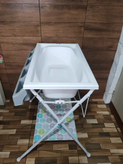 Bañera cambiador para bebé con diseño de hojas - miniatura 4