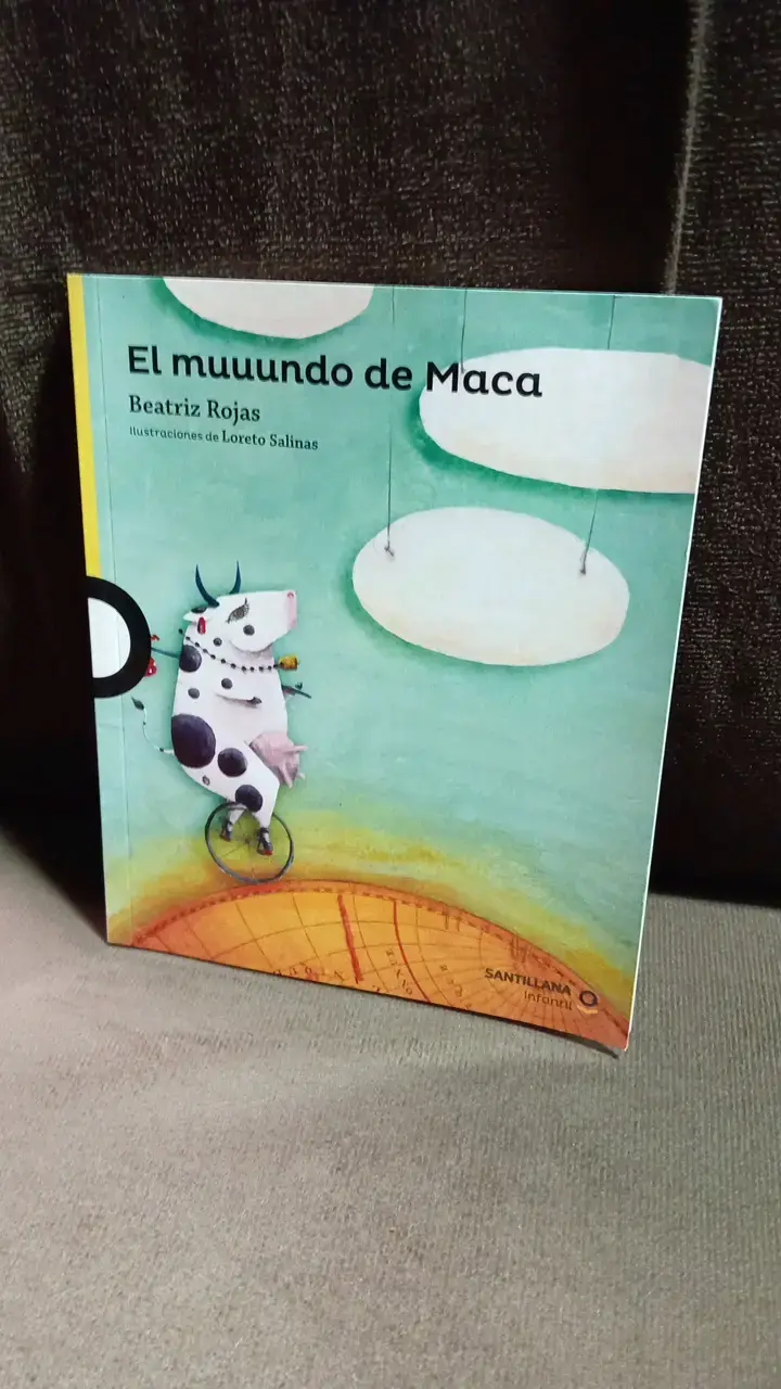 Libro infantil 'El muuundo de Maca' de Beatriz Rojas
