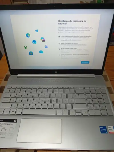 Laptop HP con Intel Core i5 - miniatura 1