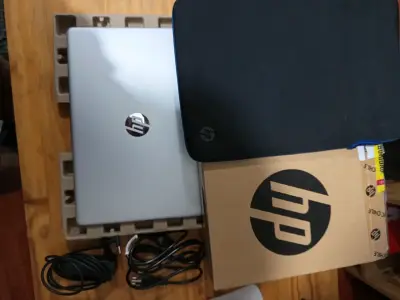 Laptop HP con Intel Core i5 - miniatura 3
