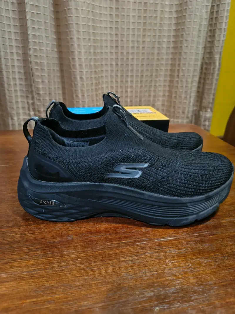 Zapatillas deportivas negras Skechers Arch Fit - 3
