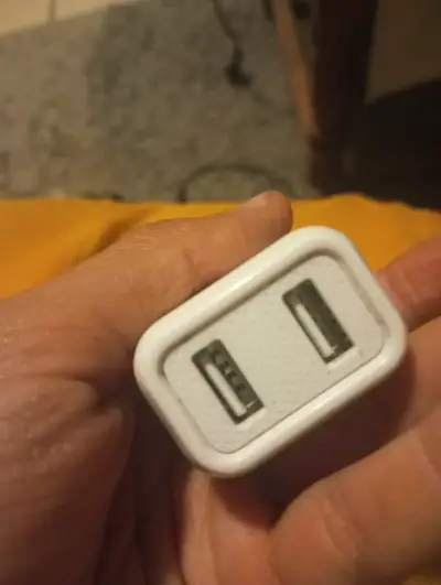 Cargador USB Tecnolab compacto - miniatura 3