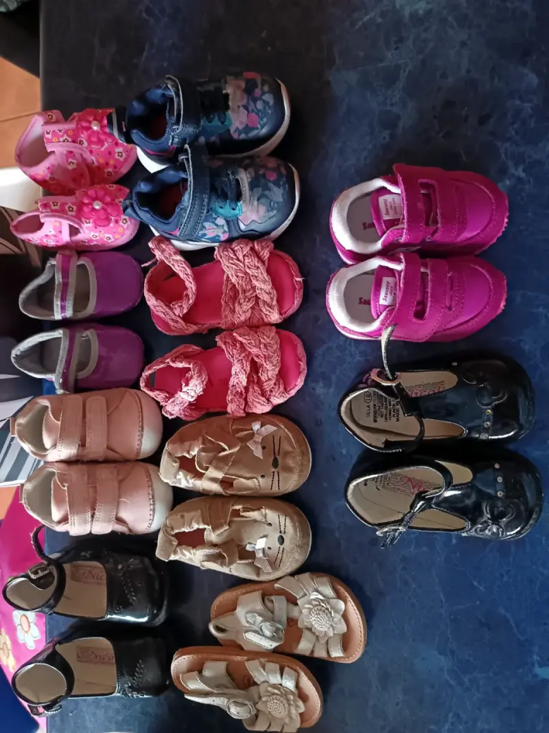 Lote de zapatos para niña - 1