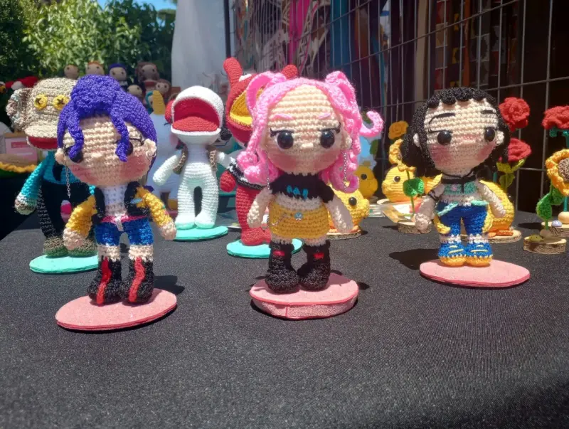 Muñecos amigurumi tejidos a mano