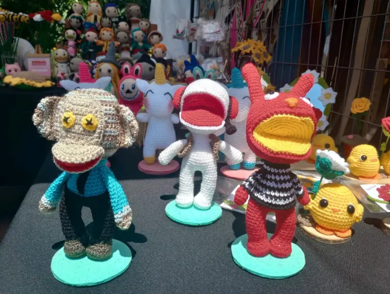 Muñecos amigurumi tejidos a mano