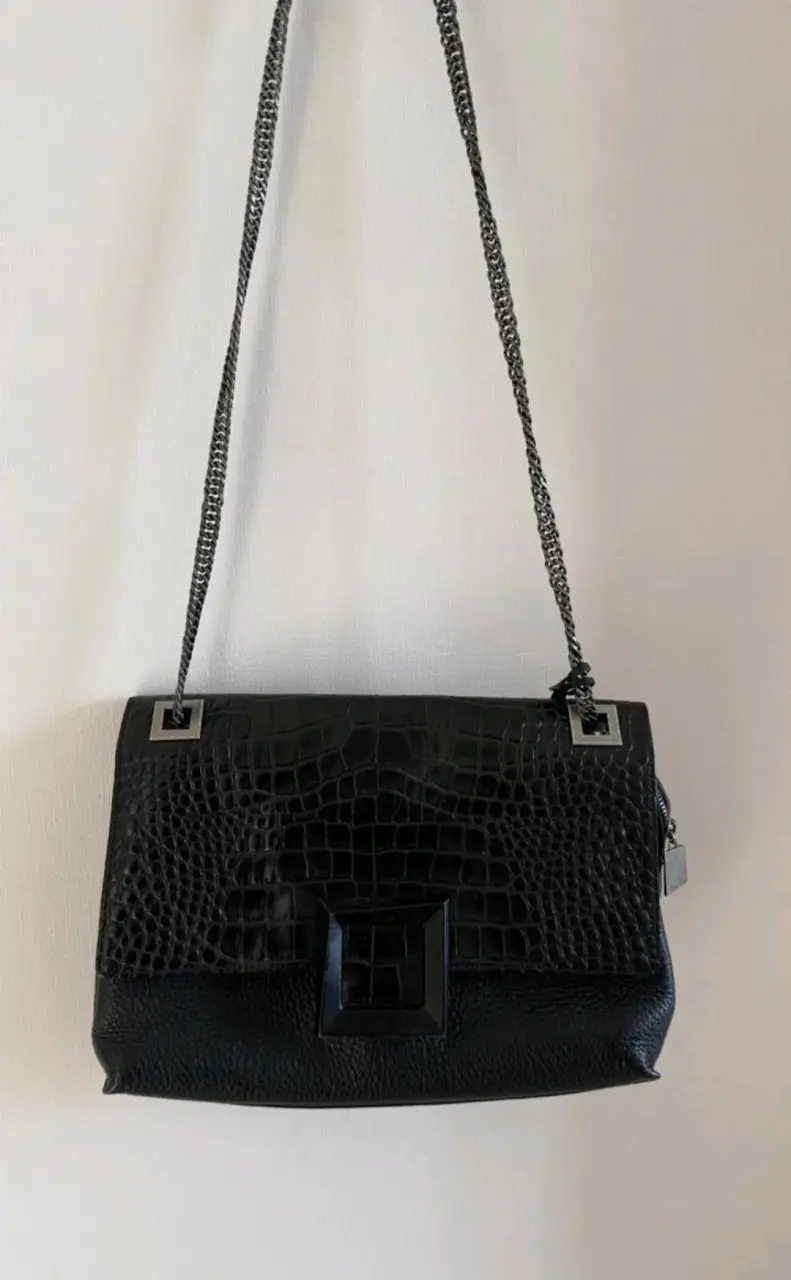 Bolso de cuero marrón con tachas doradas - 3