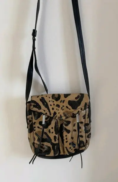 Bolso de cuero marrón con tachas doradas - miniatura 4