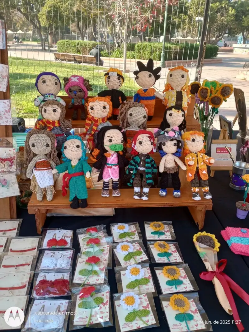 Muñecos amigurumi tejidos a mano