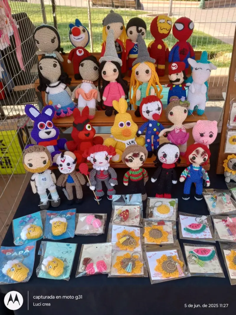Muñecos amigurumi tejidos a mano