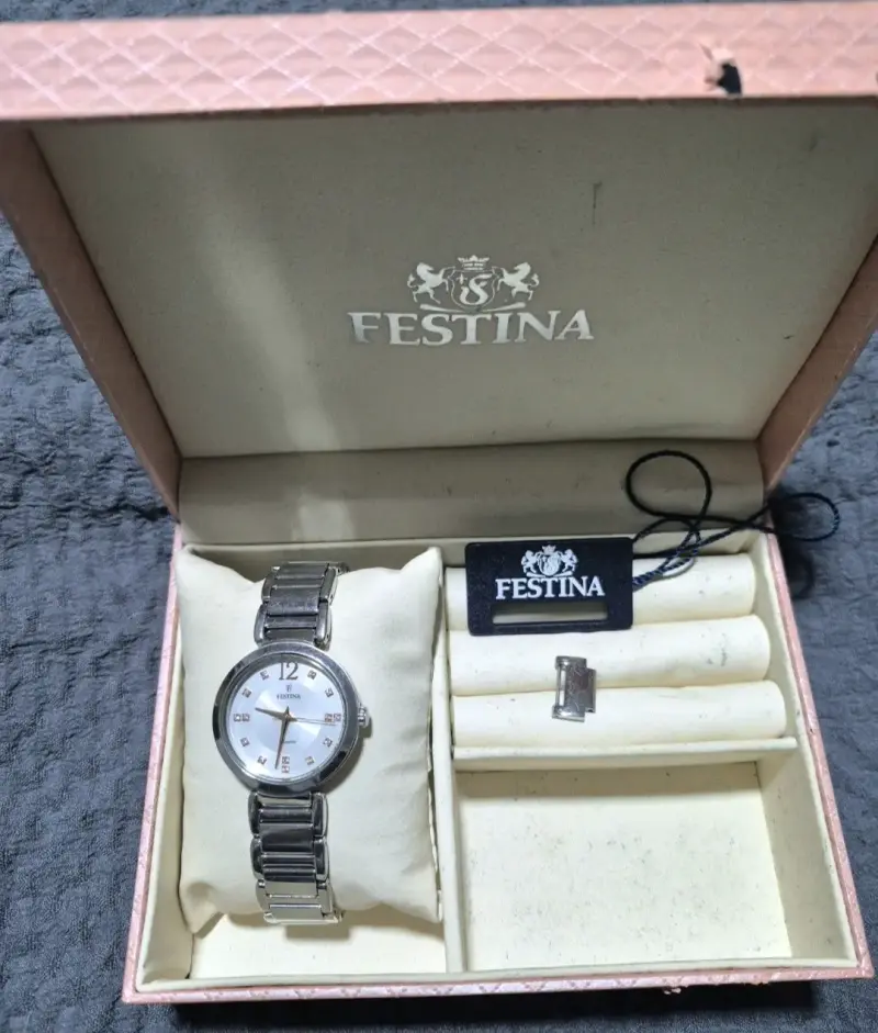 Reloj Festina dorado con caja original - 3