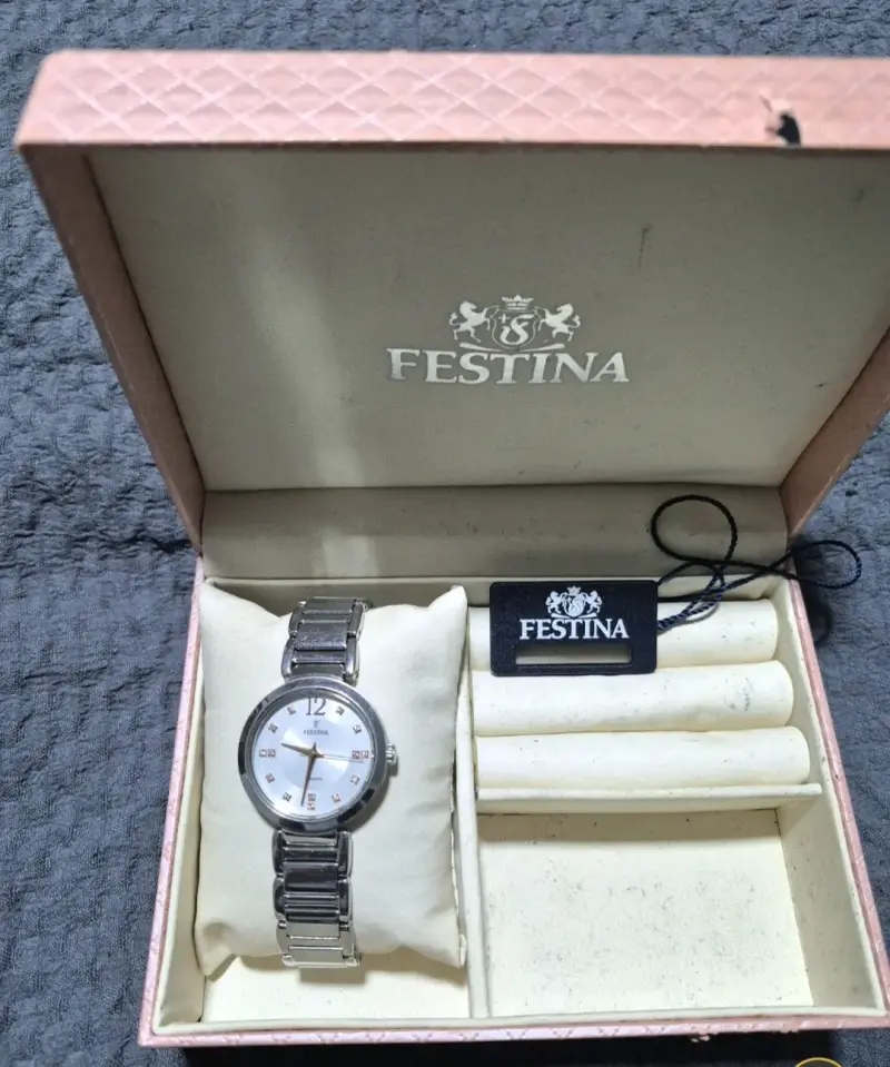 Reloj Festina dorado con caja original - 4