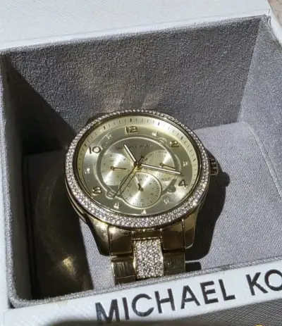 Reloj Guess dorado para hombre con caja original - miniatura 3