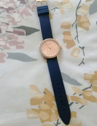 Reloj Guess dorado para hombre con caja original - miniatura 4