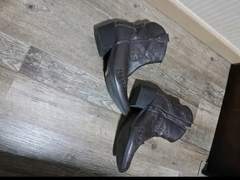 Botas de gamuza beige con lazo decorativo - 6