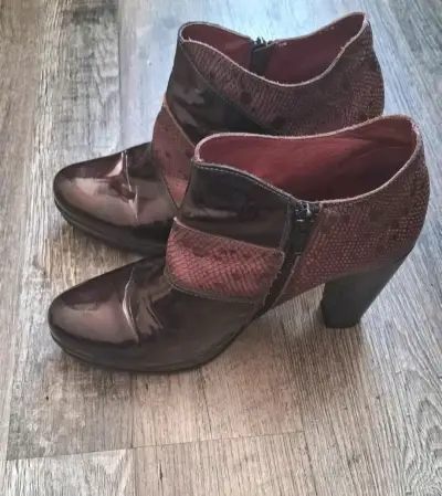 Botines de cuero burdeos con tacón para mujer - miniatura 1