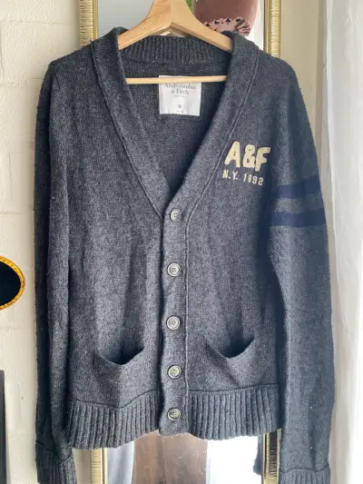 Cardigan gris Abercrombie & Fitch con botones - miniatura 1