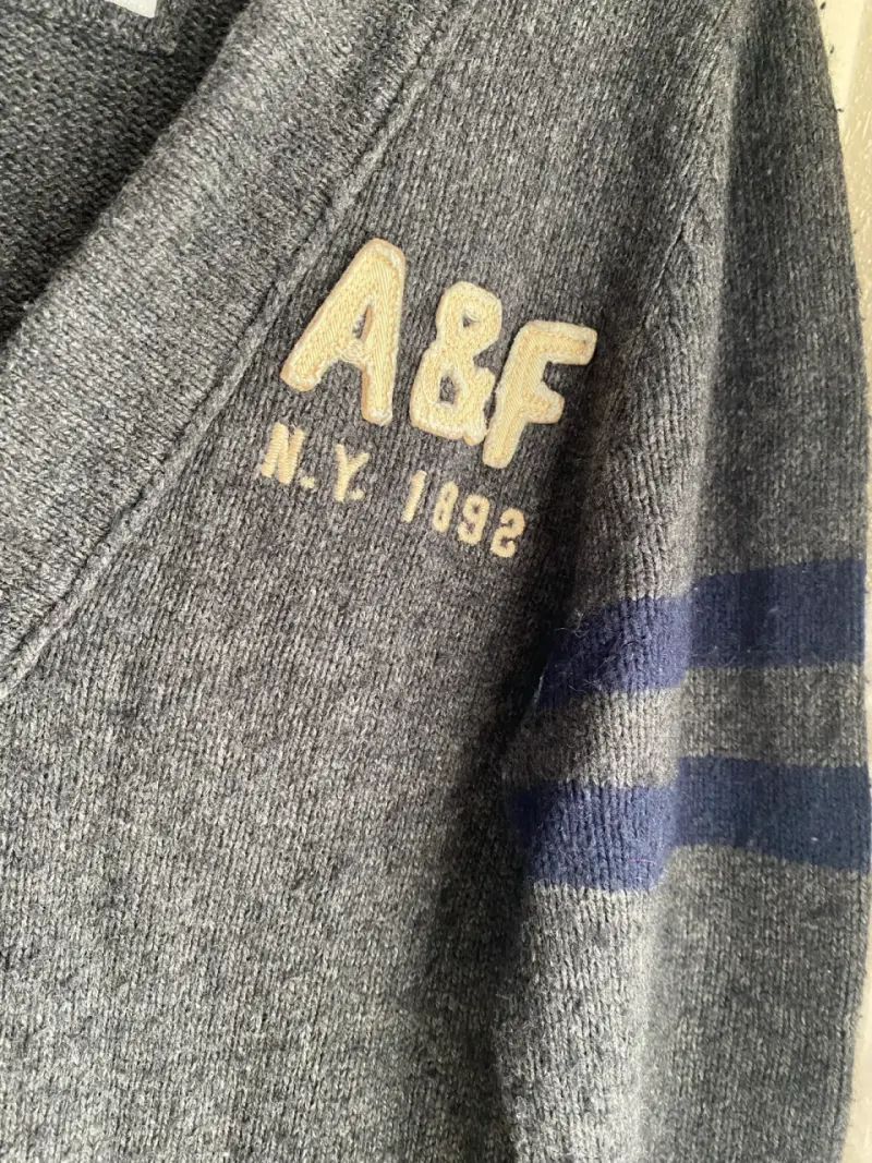 Cardigan gris Abercrombie & Fitch con botones - 3