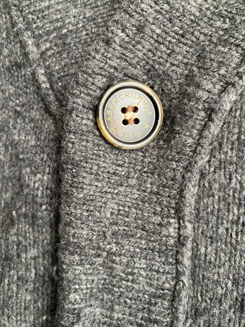 Cardigan gris Abercrombie & Fitch con botones - 4