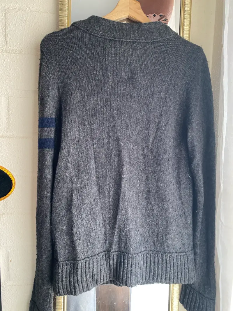Cardigan gris Abercrombie & Fitch con botones - 5