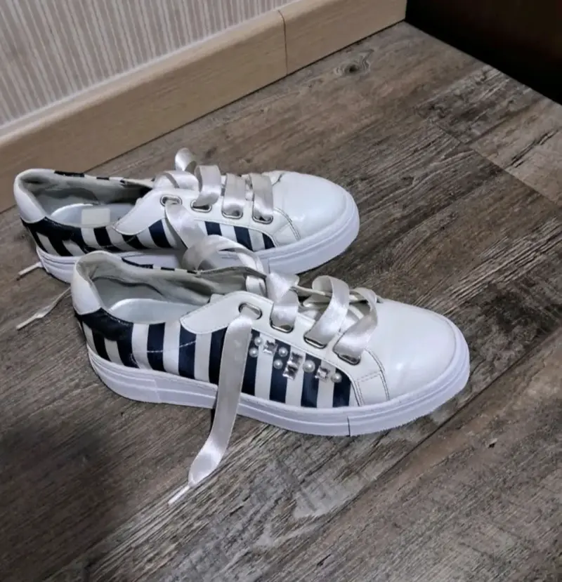 Zapatillas deportivas de cuero con diseño de serpiente - 4