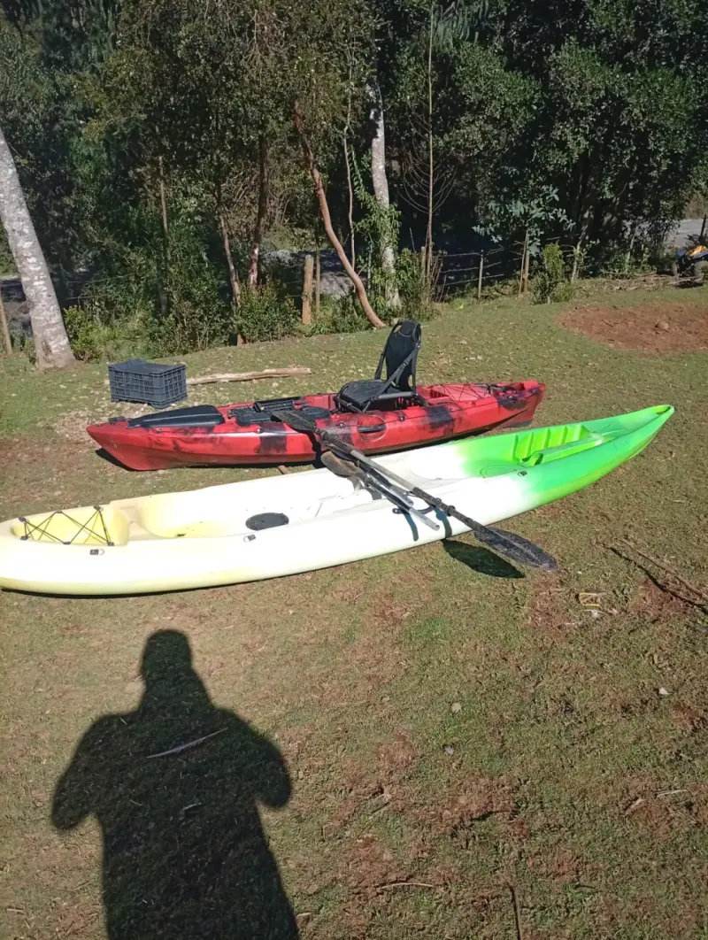 Kayak de pesca rojo con remo incluido - 4