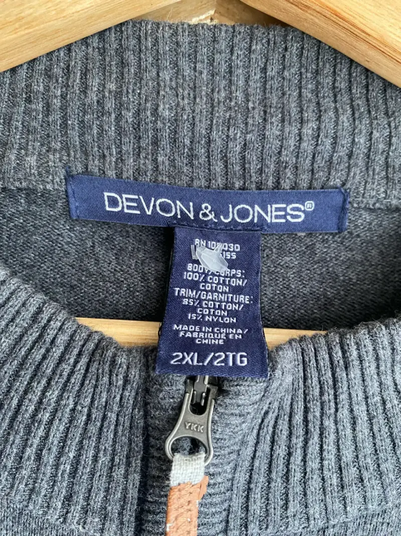 Suéter gris Devon & Jones con medio cierre - 2