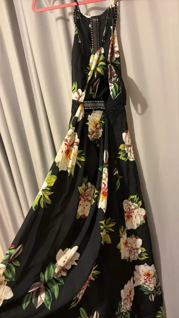 Vestido largo floral negro con tirantes - 3